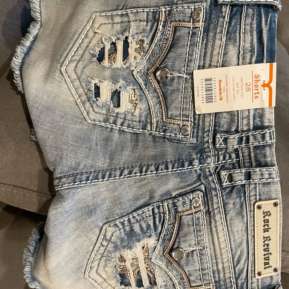 NWT Rock Revivals. Size 28.